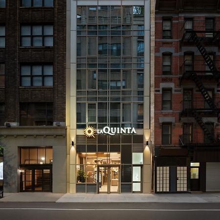 Отель La Quinta By Wyndham Time Square South Нью-Йорк Экстерьер фото
