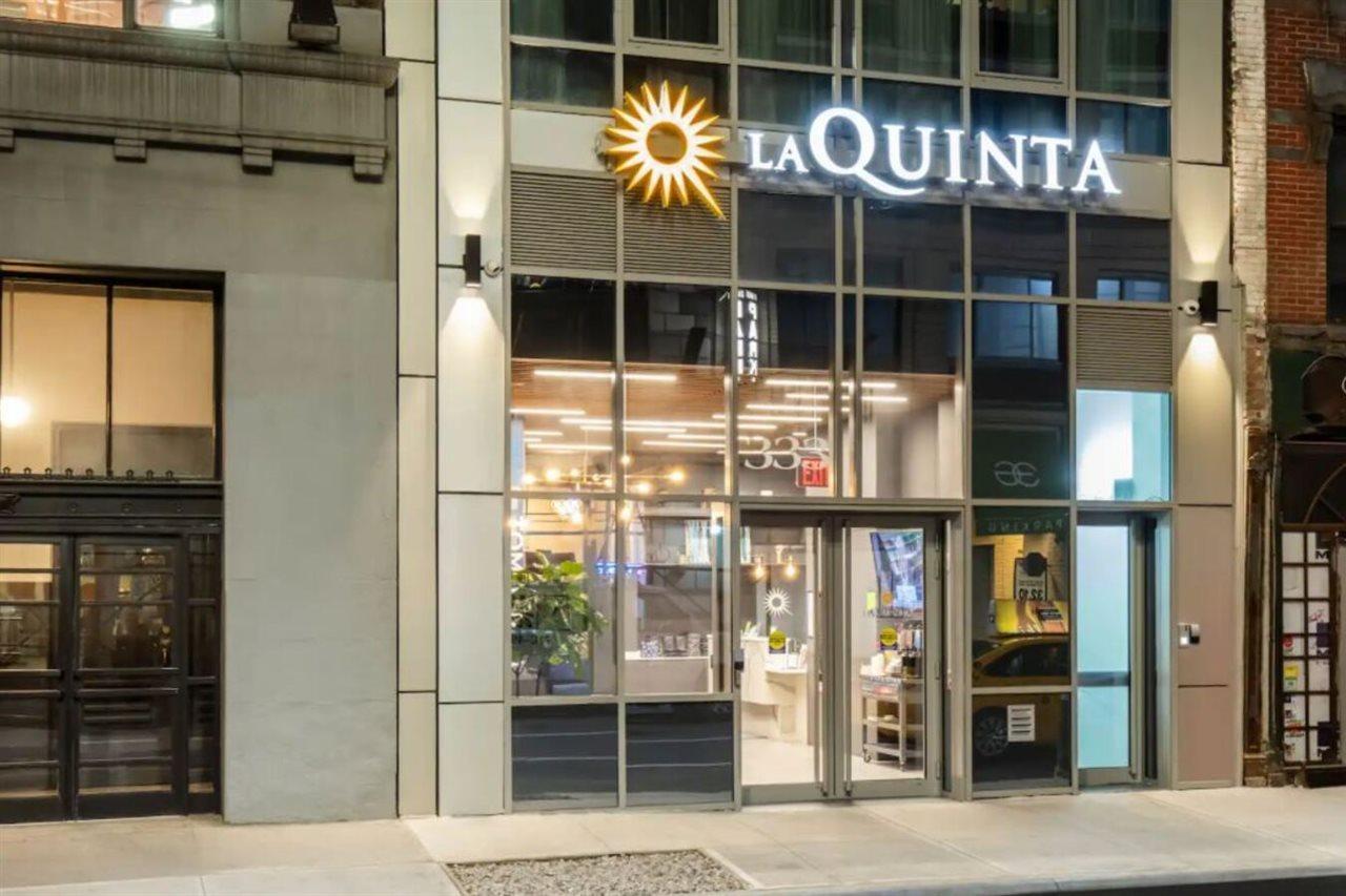 Отель La Quinta By Wyndham Time Square South Нью-Йорк Экстерьер фото