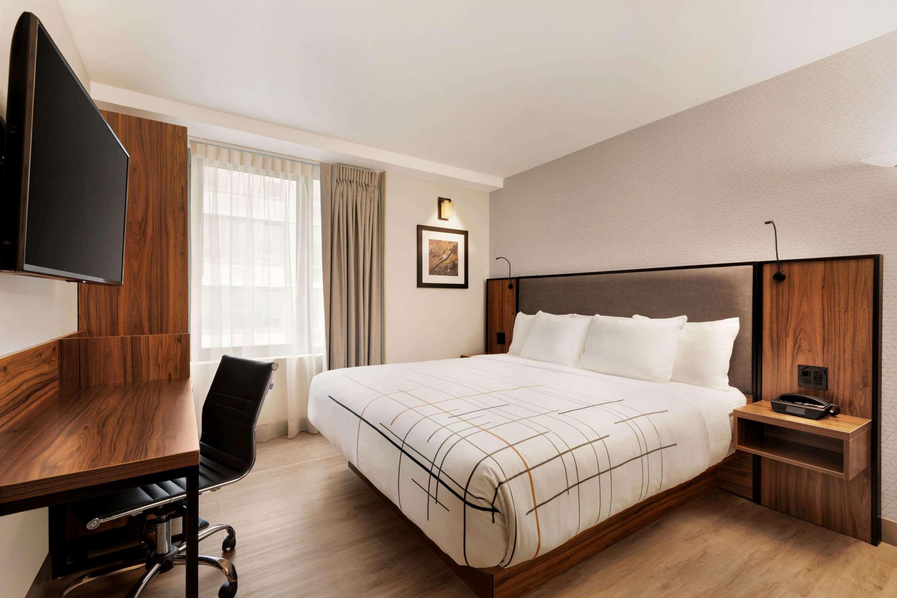 Отель La Quinta By Wyndham Time Square South Нью-Йорк Экстерьер фото
