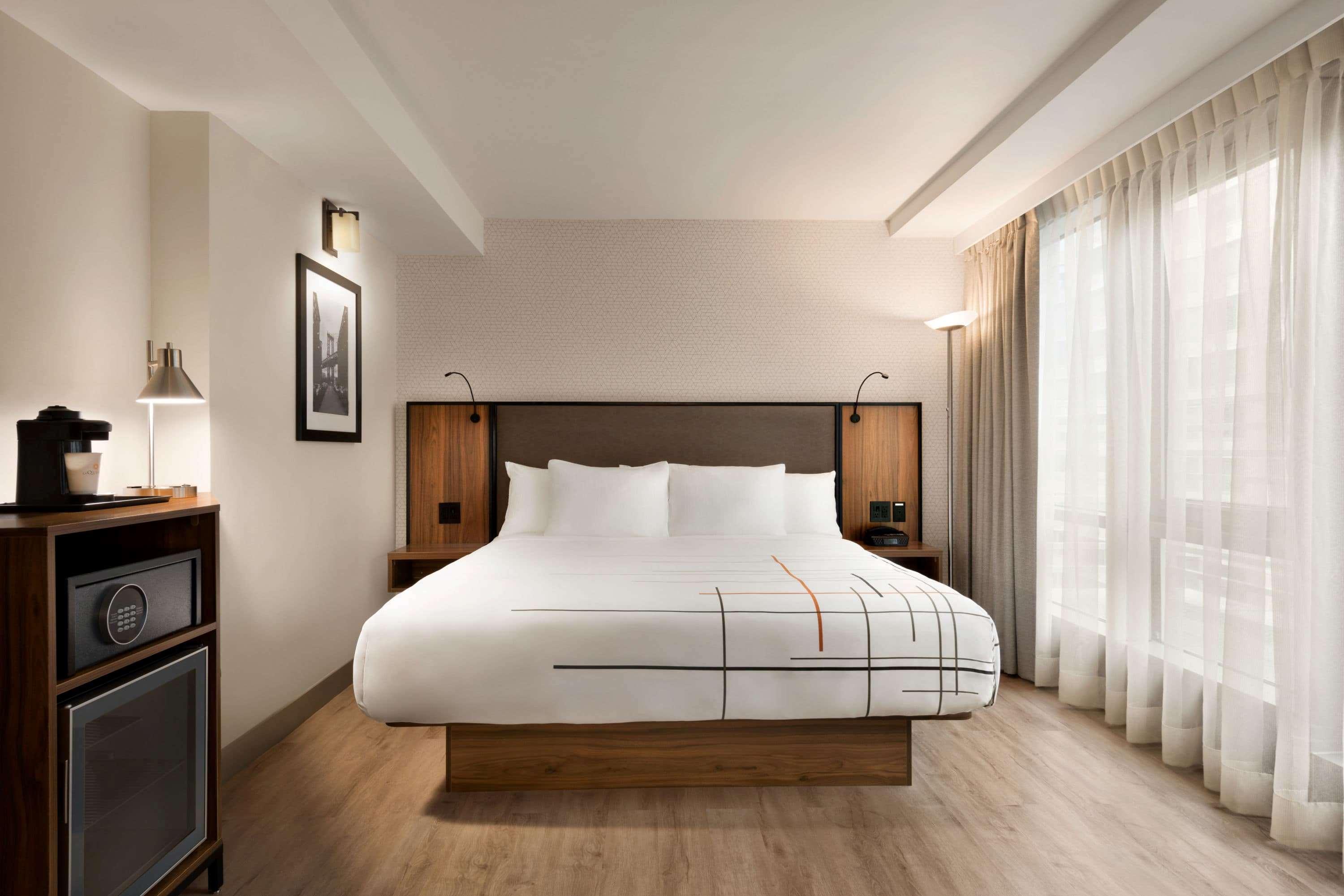 Отель La Quinta By Wyndham Time Square South Нью-Йорк Экстерьер фото