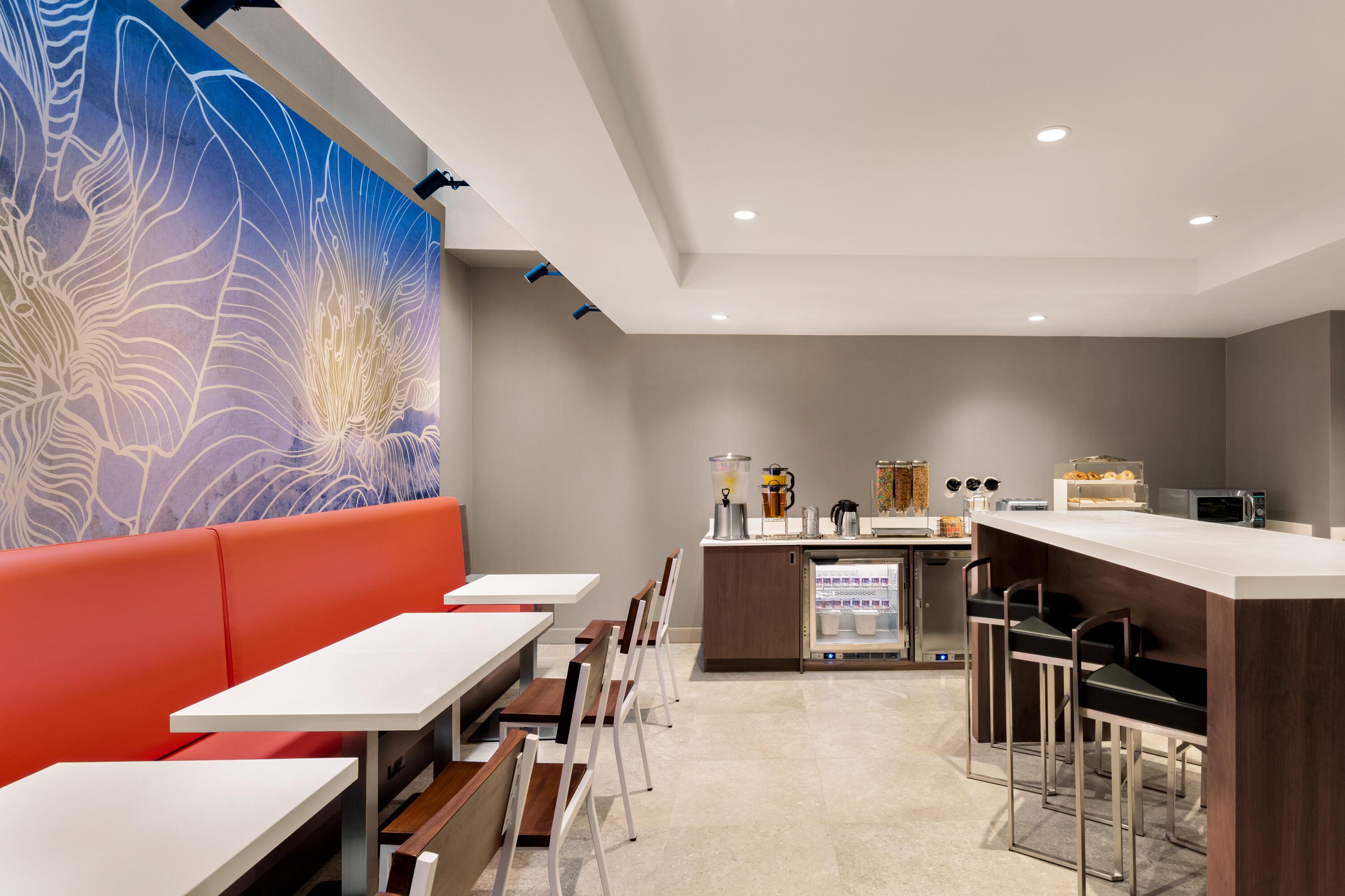 Отель La Quinta By Wyndham Time Square South Нью-Йорк Экстерьер фото