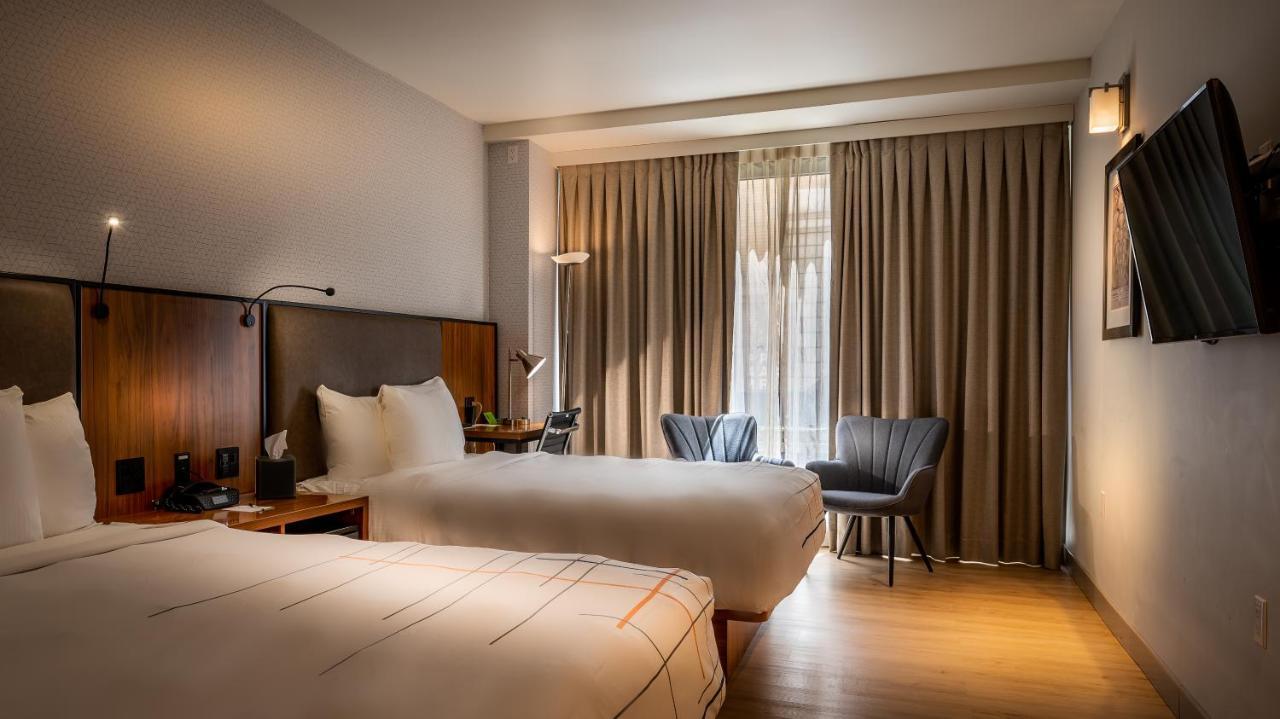 Отель La Quinta By Wyndham Time Square South Нью-Йорк Экстерьер фото